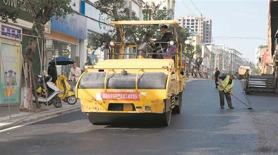 道路改造施工現(xiàn)場(chǎng)。.jpg