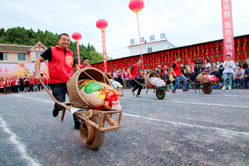 雞公車運(yùn)糧賽。 (1).jpg