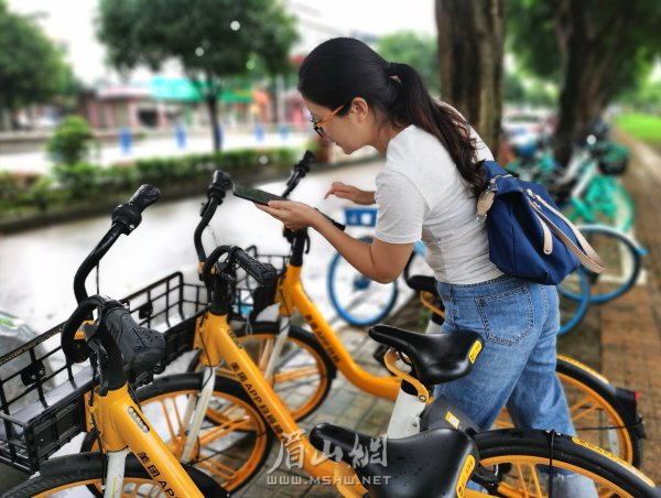 綠色出行，共享單車是不少市民的選擇。