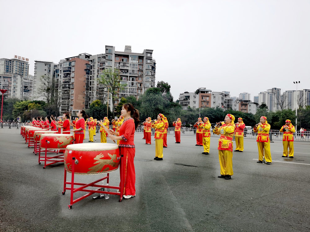 鑼鼓陣陣，嗩吶聲聲。.jpg