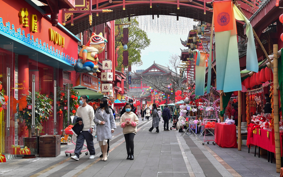 市民游覽東坡水街。.jpg